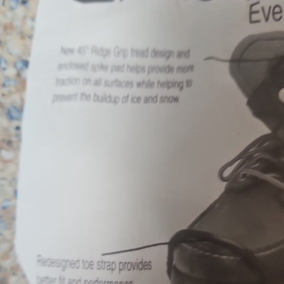 Due North NWT Get-A-Grip Ice Traction Cleats - Black with Blue Studs - Picture 4 of 6